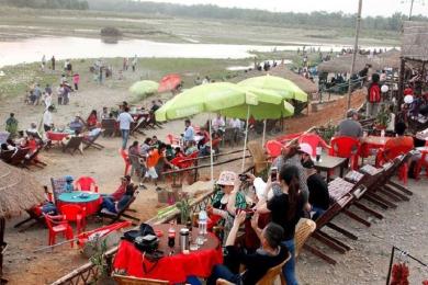 मुख्य याममा सौराहामा पर्यटक घटे